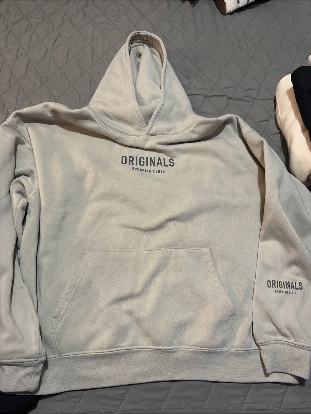 Brooklyn Cloth Men's Light Gray 'Originals' Crewneck Hoodie